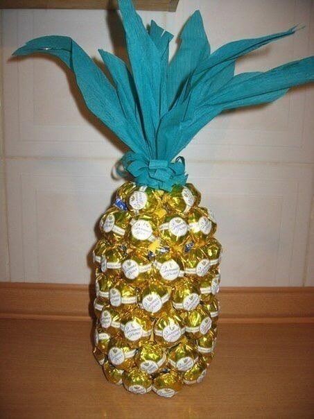 ​Ананас из конфет