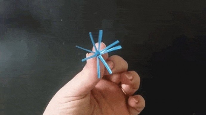 Одуванчик из трубочек и проволоки