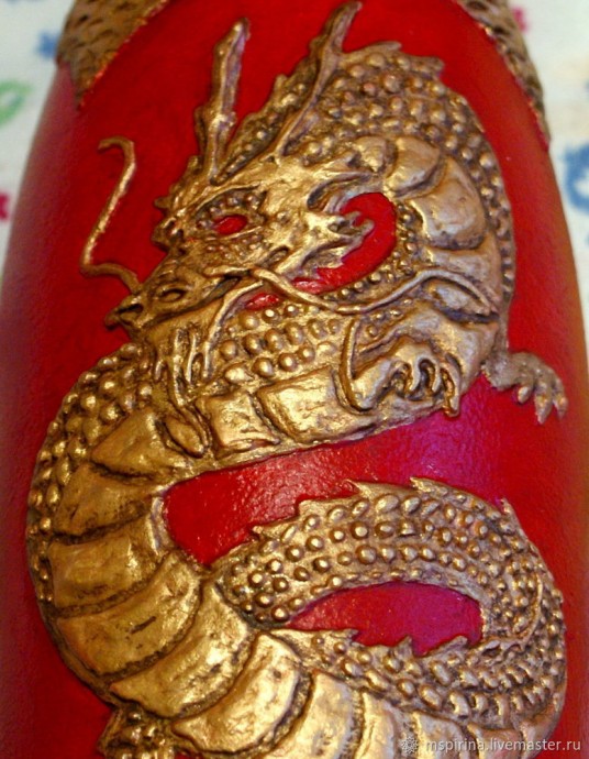 Декор бутылки с драконом
