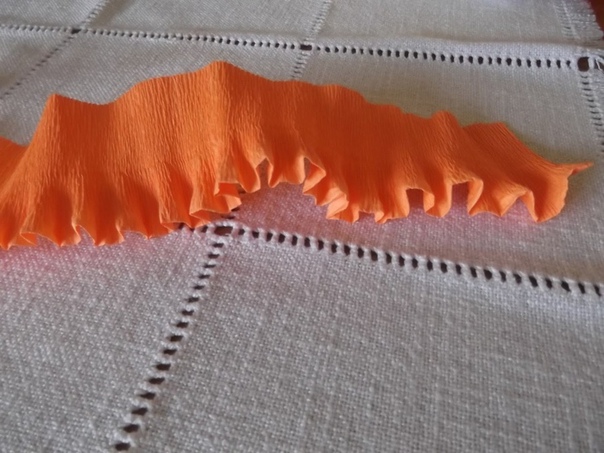 ​Мастерим гвоздики из гофрированной бумаги