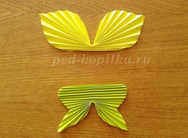 Милые бабочки из бумаги