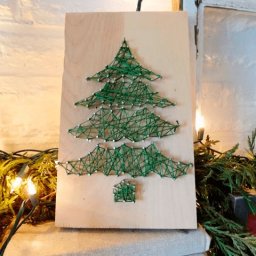 Стринг-арт: новогодняя ёлка из мулине