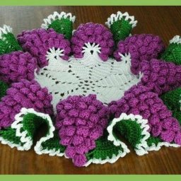 Салфетка виноградная гроздь, вязанная крючком крючком