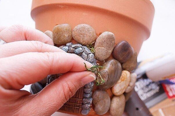 Сказочный декор цветочного горшка