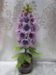 Красивый дельфиниум из бисера