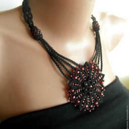 Плетем объемную бусину в технике макраме