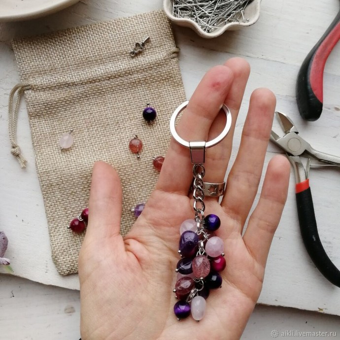 Брелок из натуральных камней