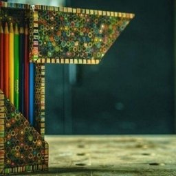 Пенал из цветных карандашей