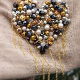 ​Прекрасное расшитое сердечко