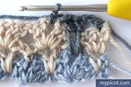 Разноцветный узор, вязаный крючком