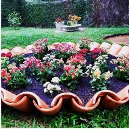 ​Клумба из черепицы