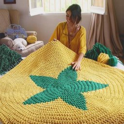 ​Коврик со звездой в центре