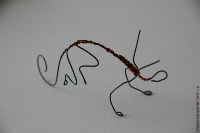 Лепим чудесного интерьерного дракончика из бархатного пластика