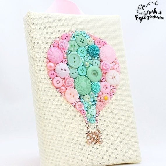 Коллажи из пуговиц