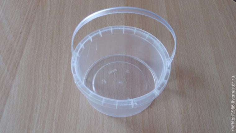 Превращаем пластиковую банку в красивую корзиночку