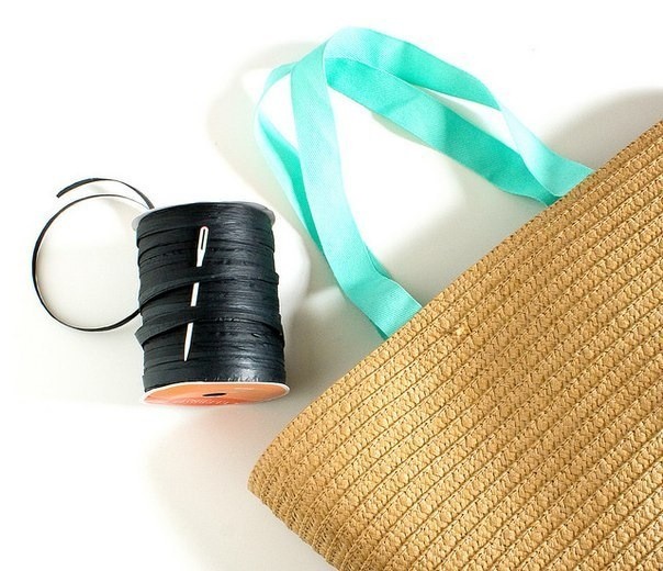 ​Украшение летней сумочки вышивкой атласными лентами: мастер-класс