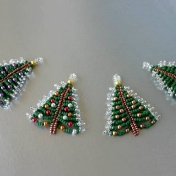 Ёлочки из бисера