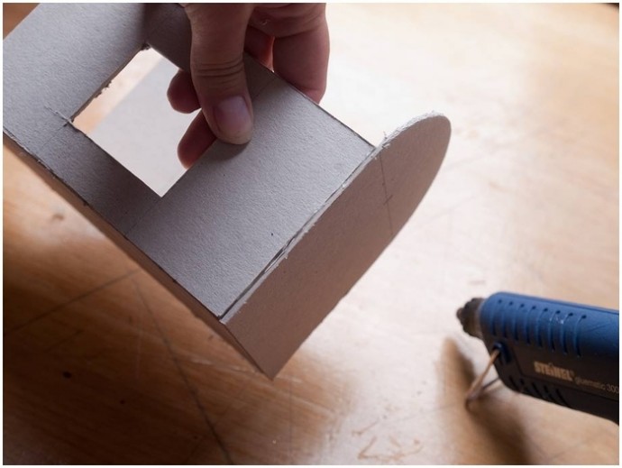 Домик на колесах из картона и палочек от мороженого