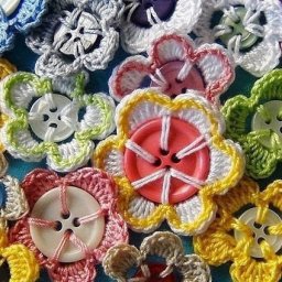 ​Интересная идея: обвязывание пуговиц крючком