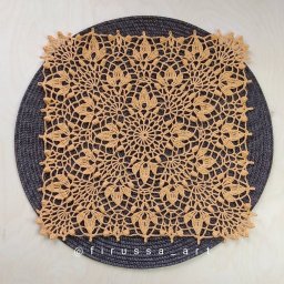 Красивая объёмная салфетка крючком в форме квадрата