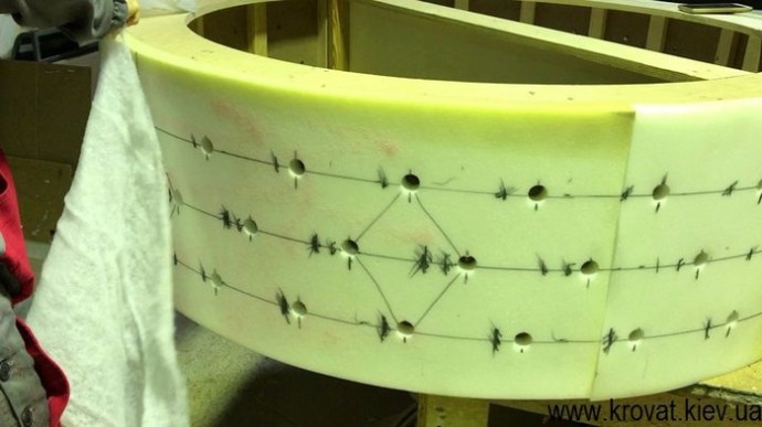 Круглый пуфик с пуговицами