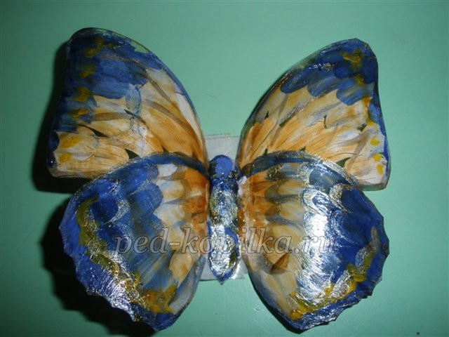 Интерьерная бабочка из пластиковой бутылки