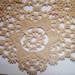 Круглый мотив с ажурной окантовкой