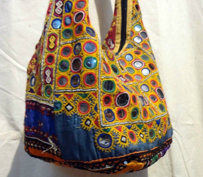 ​Шиша: индийская вышивка с зеркалами