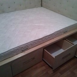 Угловая кровать с выдвижными ящиками своими руками