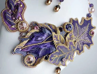 Украшения из бисера