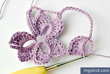 Цветочный узок крючком