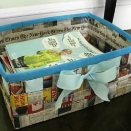 Корзинка из газетных полос