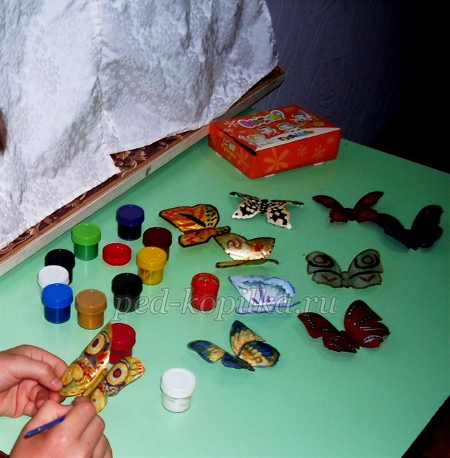 Интерьерная бабочка из пластиковой бутылки Интерьерная бабочка из пластиковой бутылки