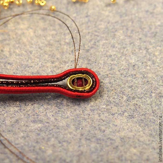 Сутажная брошь "Аленький цветочек"