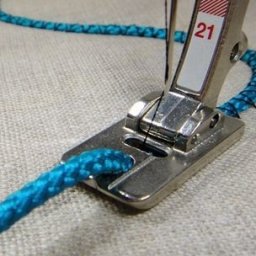 Пришиваем на машинке декоративные шнуры