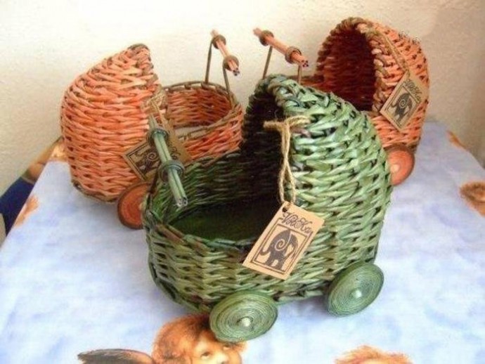 ​Плетение из бумажных трубочек: коляска