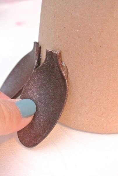 Ёлочка из пластиковых одноразовых ложек Ёлочка из пластиковых одноразовых ложек