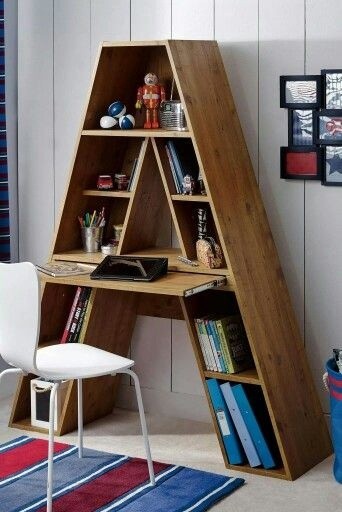 Интерьерные стеллажи необычной формы