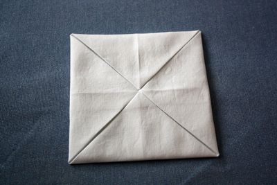 Изумительной красоты подушка с объемными элементами