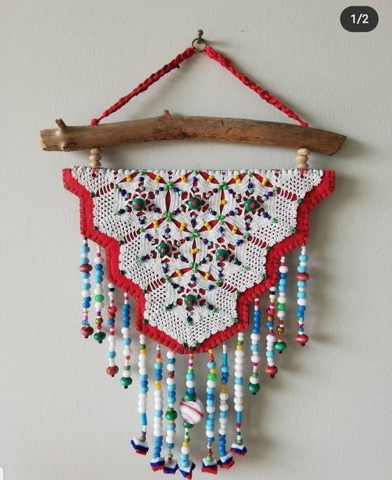 Оригинальные декоративные работы на обычных деревянных палочках