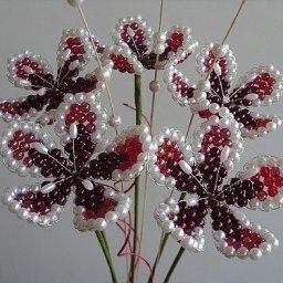 ​Милые цветочки из бисера