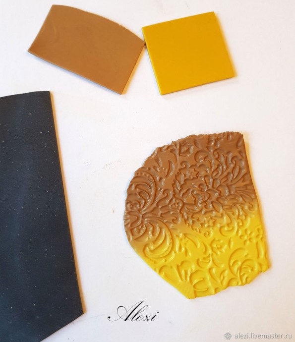 Брошь "Пчелка" из полимерной глины