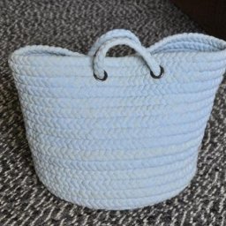 Сумочка-корзинка из косичек