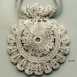 Театральная вязаная сумочка