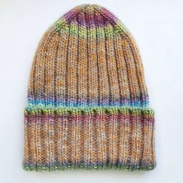 Шапка спицами резинкой 2 на 2