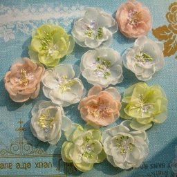 ​Цветочки из флизелина