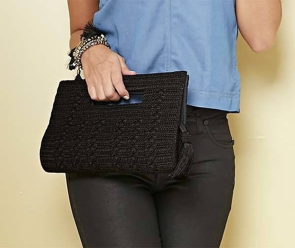 ​Черный клатч крючком