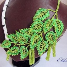 Листочки из бисера в украшениях