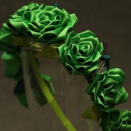 Делаем розу из атласной ленты в технике канзаши