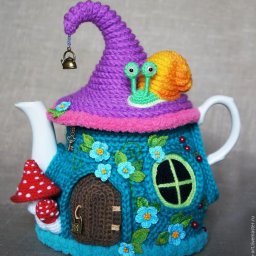 ​Грелка на чайник "Сказочный домик"